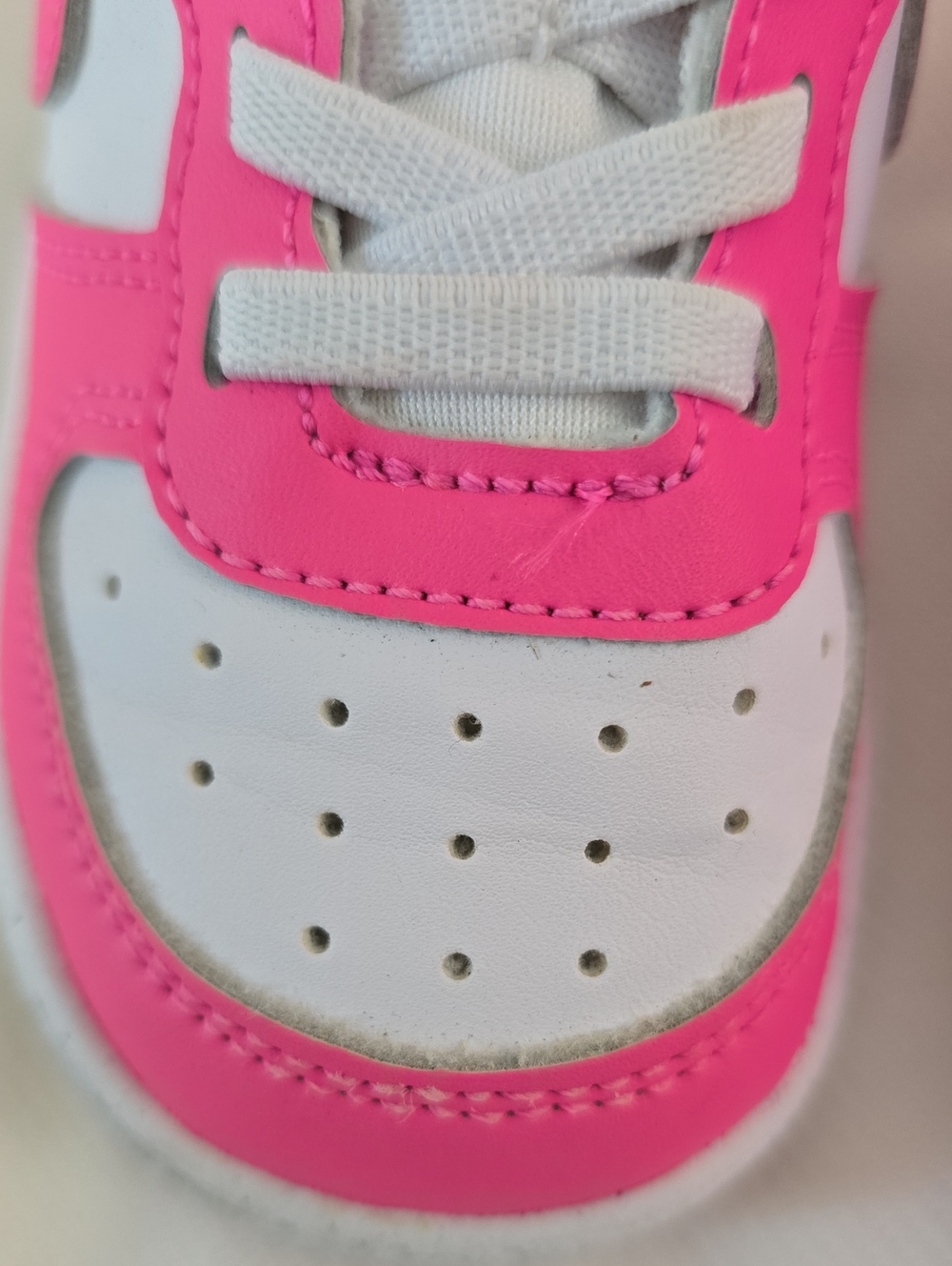 Nike Girl Shoes Size: 7C - Picture 16 of 17